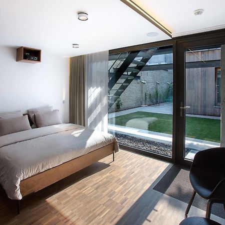 B&B Snooz Inn Gent Bagian luar foto