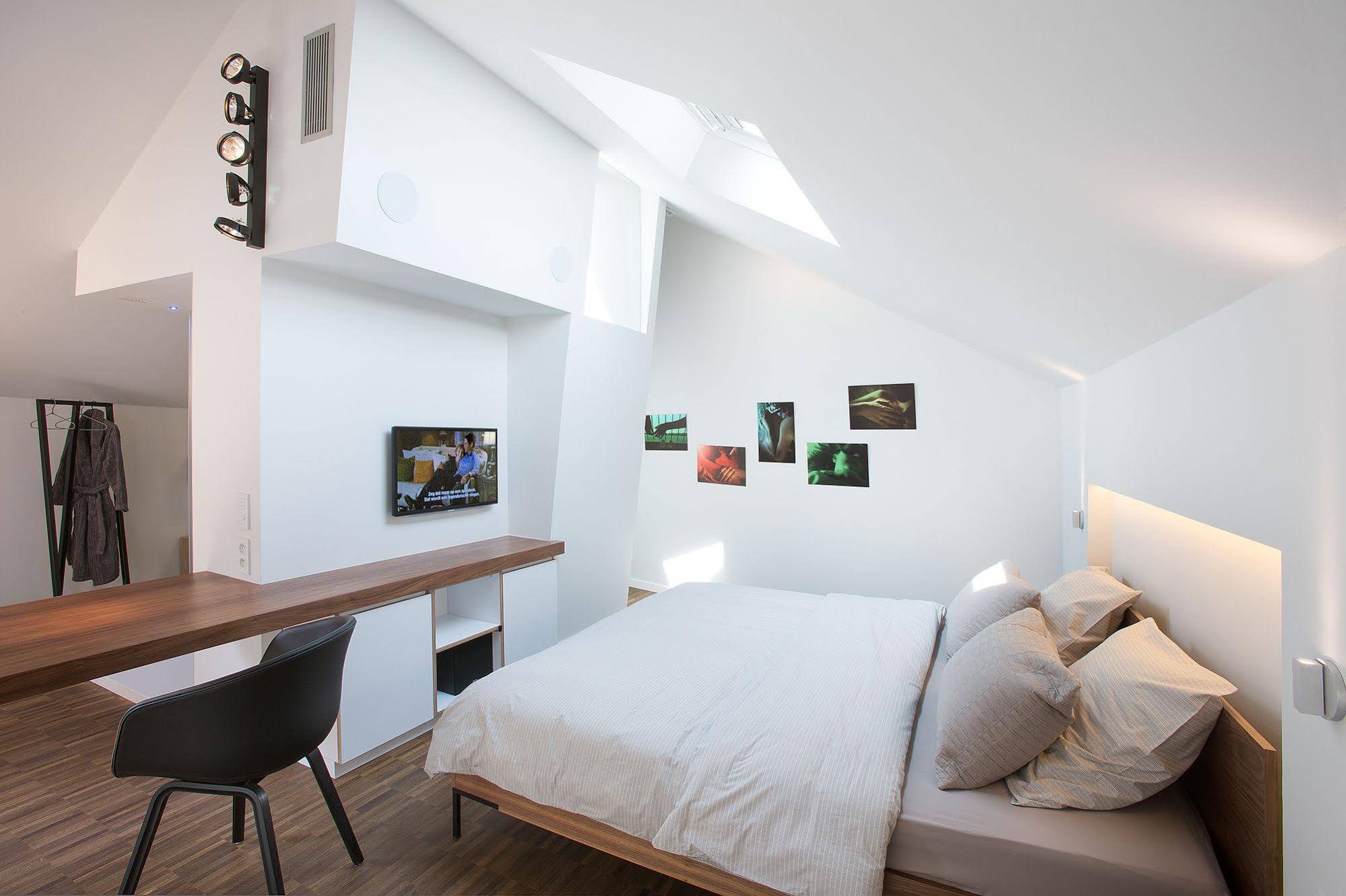 B&B Snooz Inn Gent Bagian luar foto